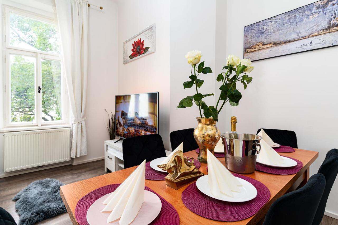 Emperors Elegance Suite Praga Exterior foto